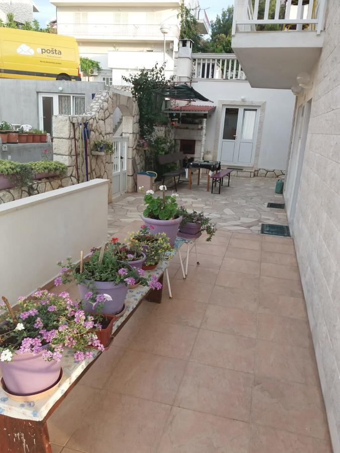 Apartments Radonic ฮวาร์ ภายนอก รูปภาพ