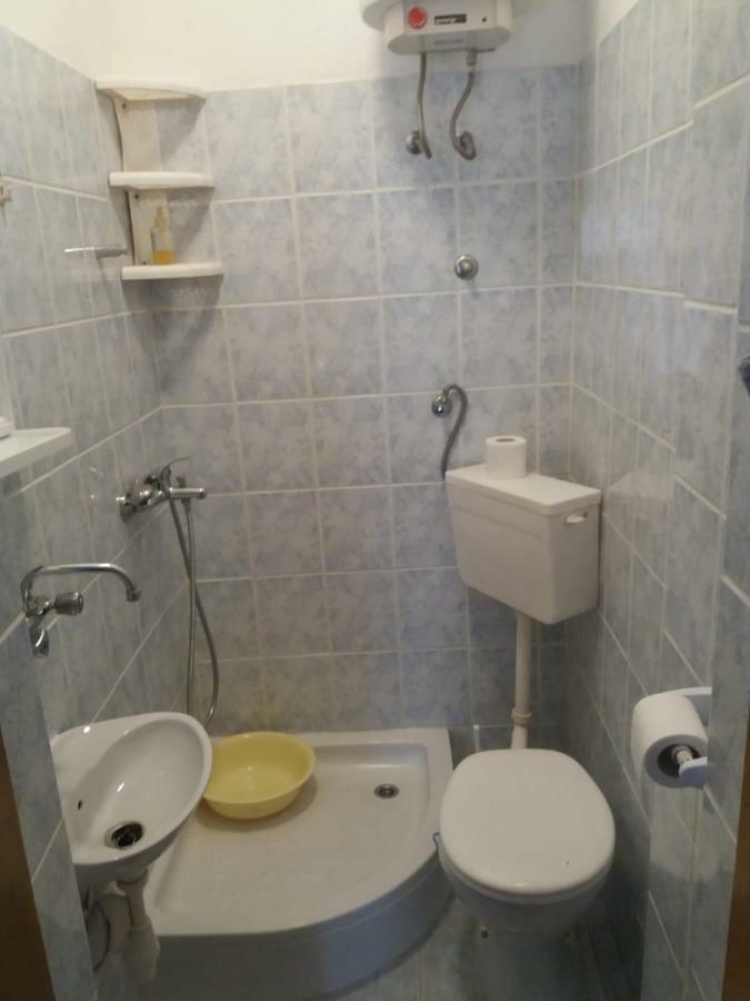 Apartments Radonic ฮวาร์ ภายนอก รูปภาพ